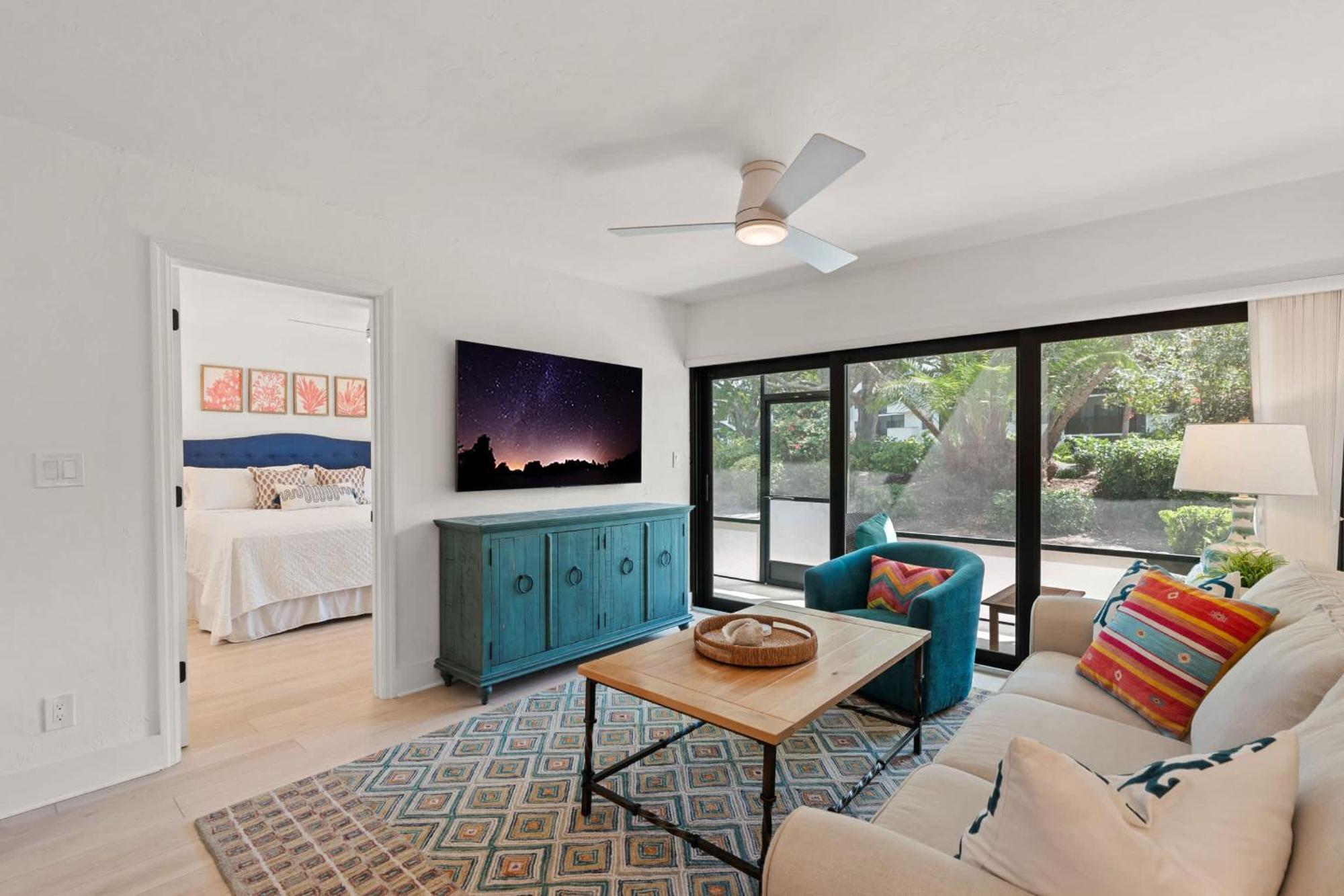 Exquisite Luxury First Floor - Easy Walk To Amenities