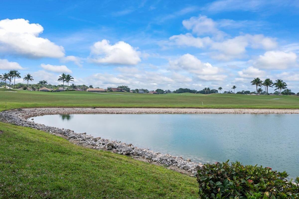 Golf Views With Pool And Amenities