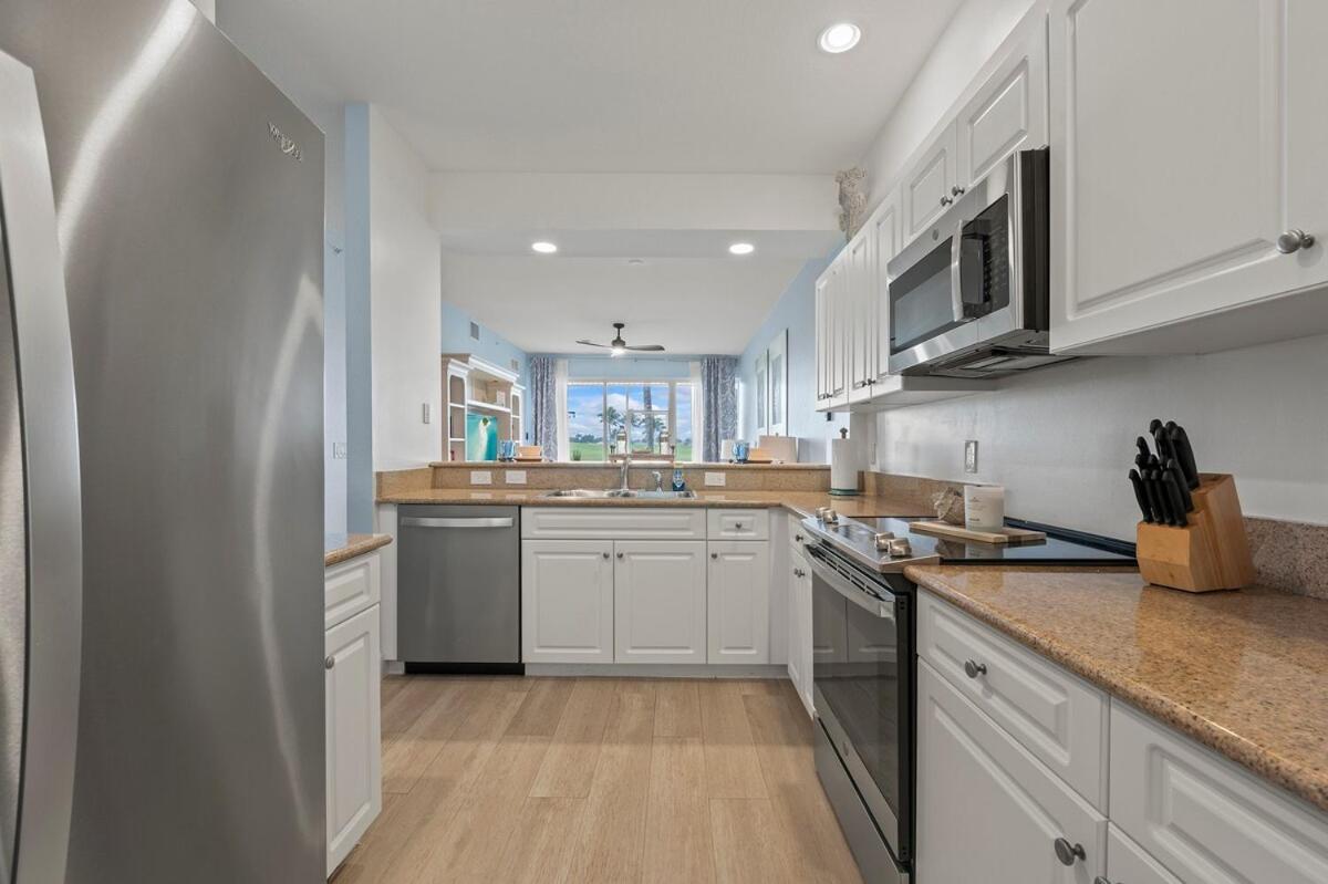 Apartment Golf Views With Pool And Amenities Naples