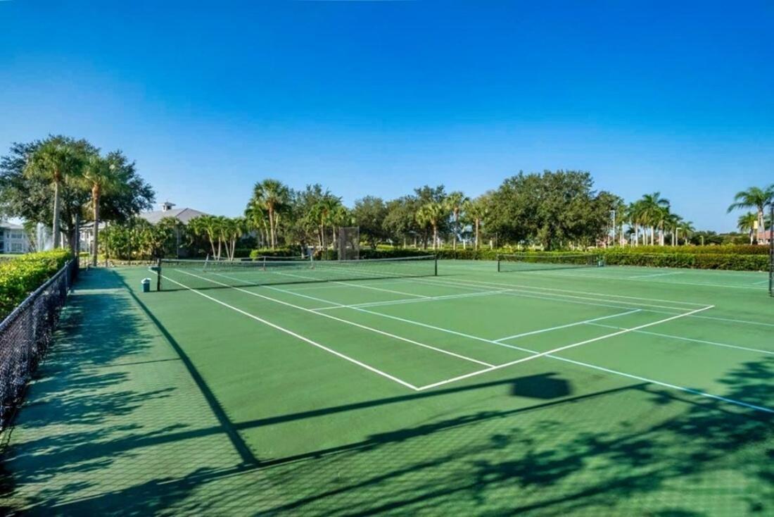 Golf Views With Pool And Amenities Naples