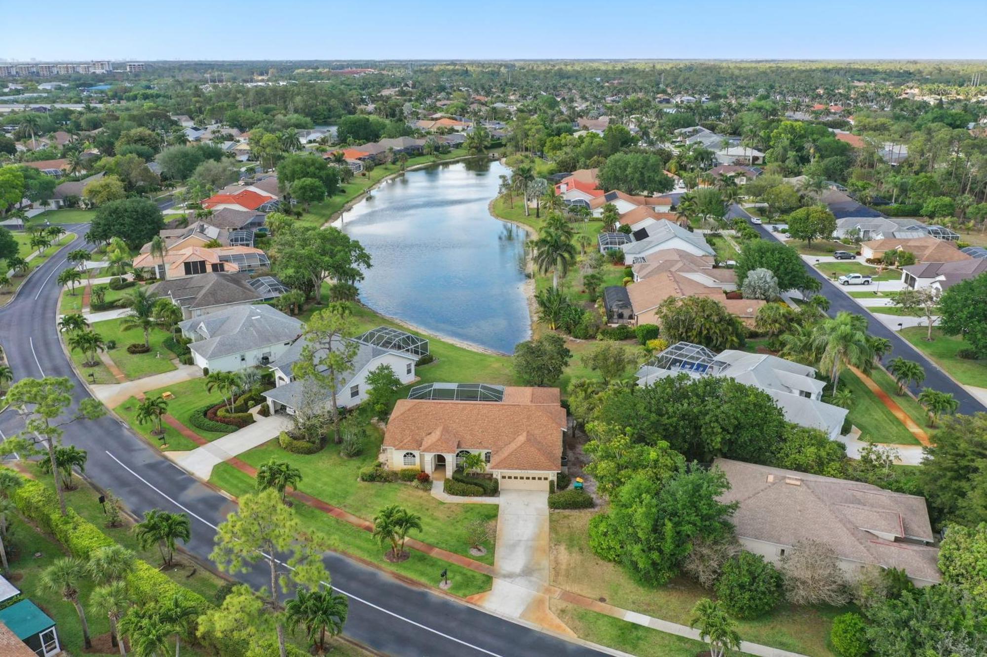 Holiday home Private Pool Pond Views Bonus Lounge In Gated Community Drive To Dining Naples
