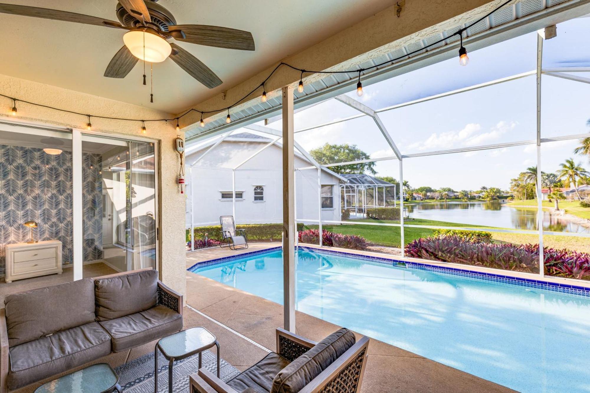Private Pool Pond Views Bonus Lounge In Gated Community Drive To Dining Holiday home *
