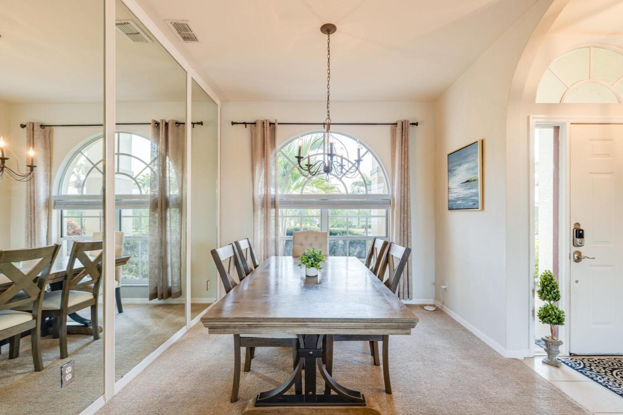 Private Pool Pond Views Bonus Lounge In Gated Community Drive To Dining Holiday home Naples