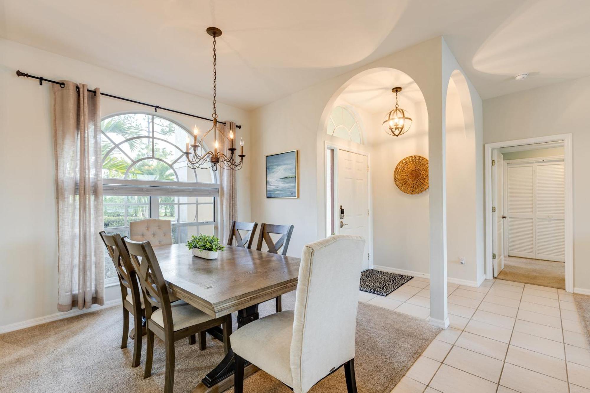 Private Pool Pond Views Bonus Lounge In Gated Community Drive To Dining *