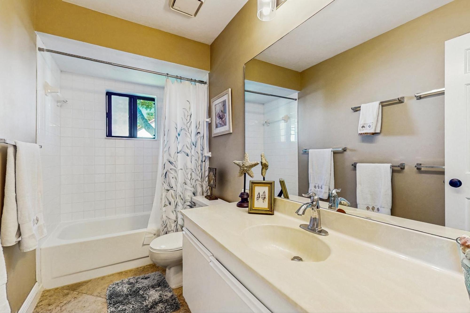Beachwalk Getaway In Apartment Naples
