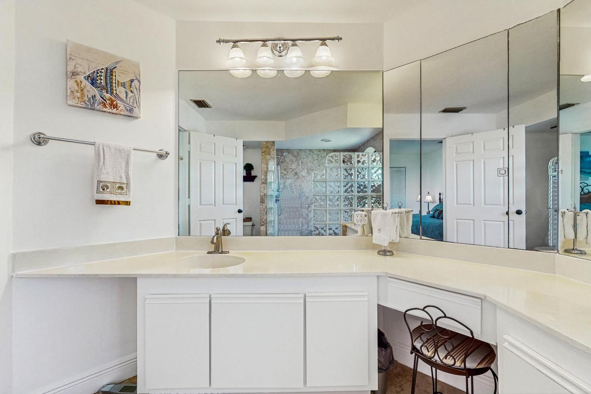 Beachwalk Getaway In * Naples