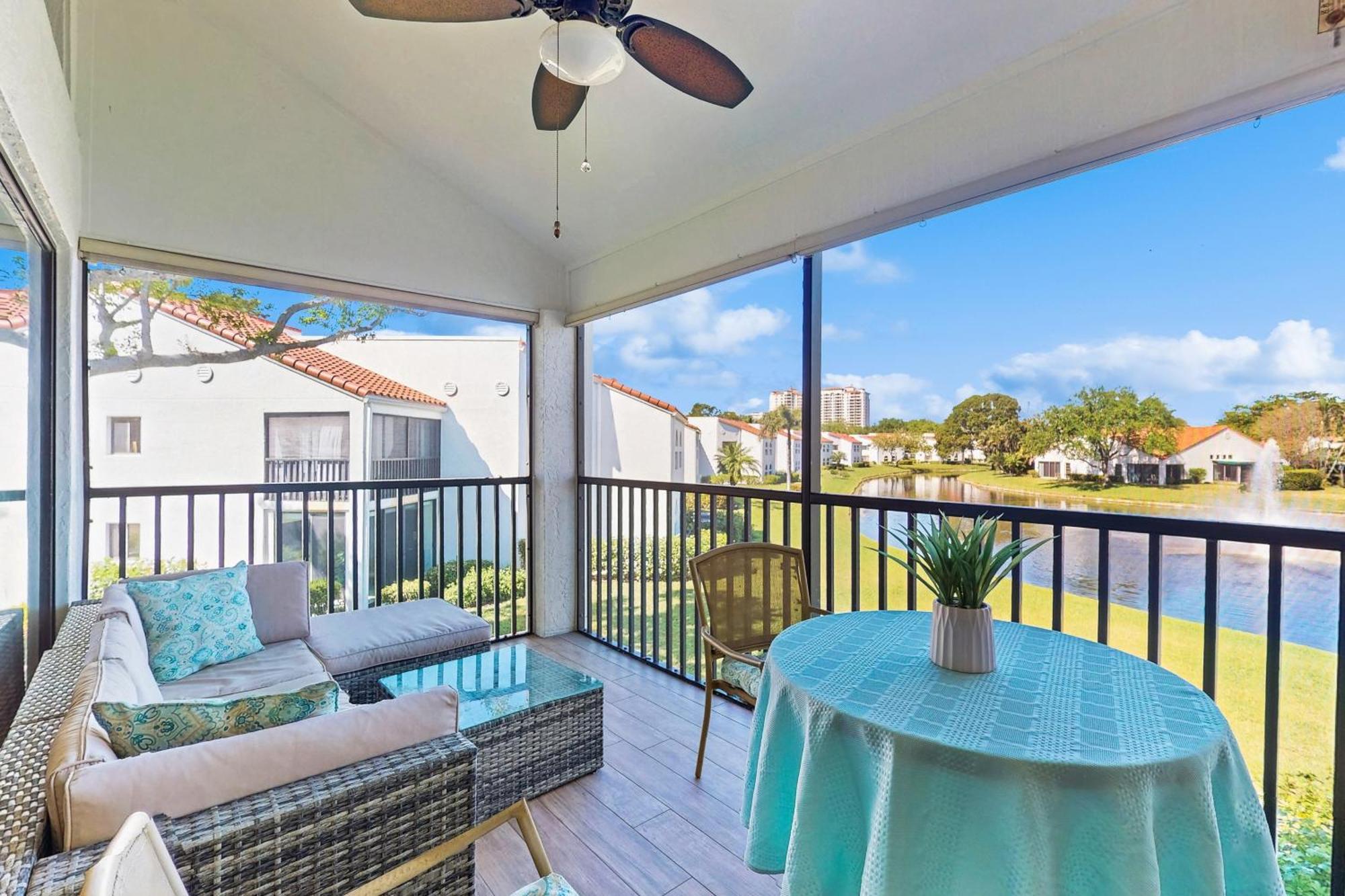 Beachwalk Getaway In Apartment