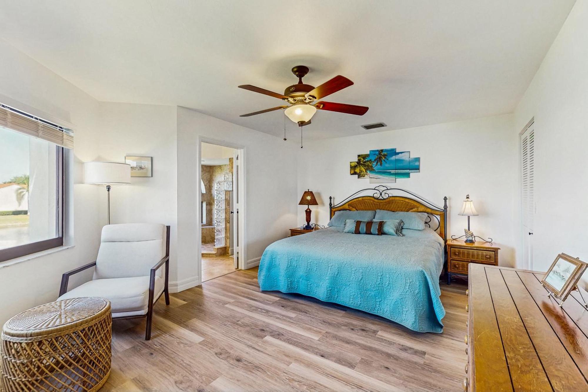 Apartment Beachwalk Getaway In *