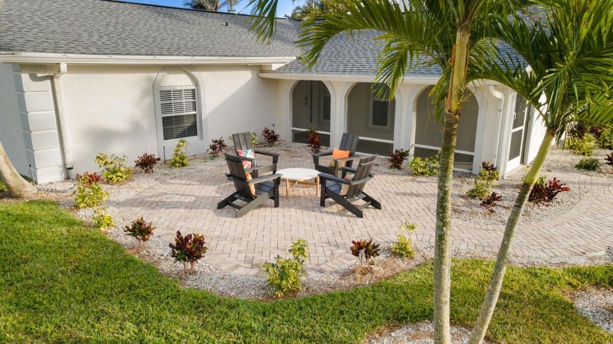 3 Min To With 3 King Ensuites And Private Pool