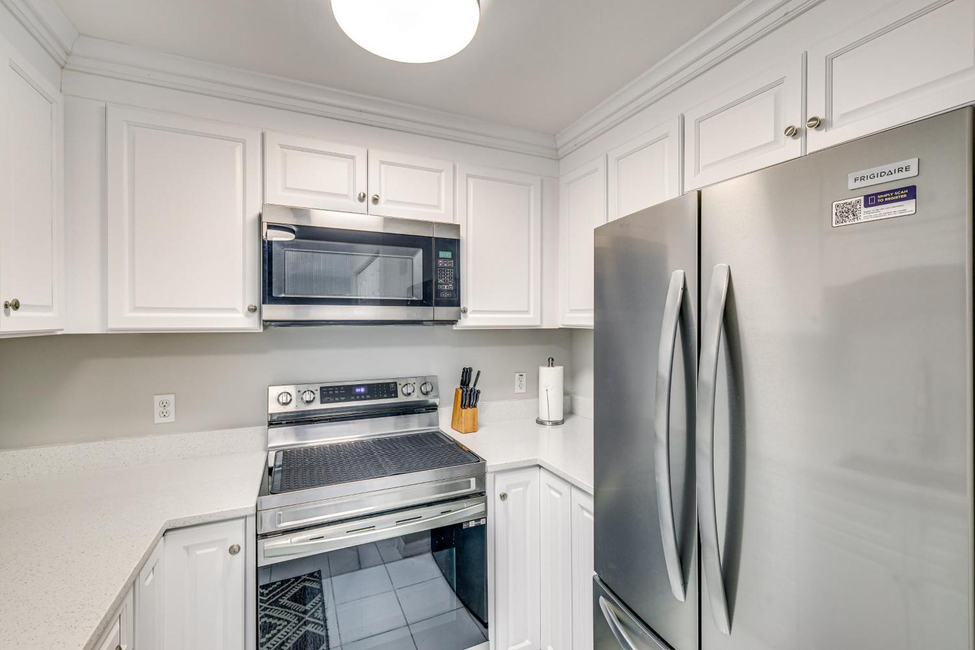 Apartment Less Than 1 Mi To Sleek *