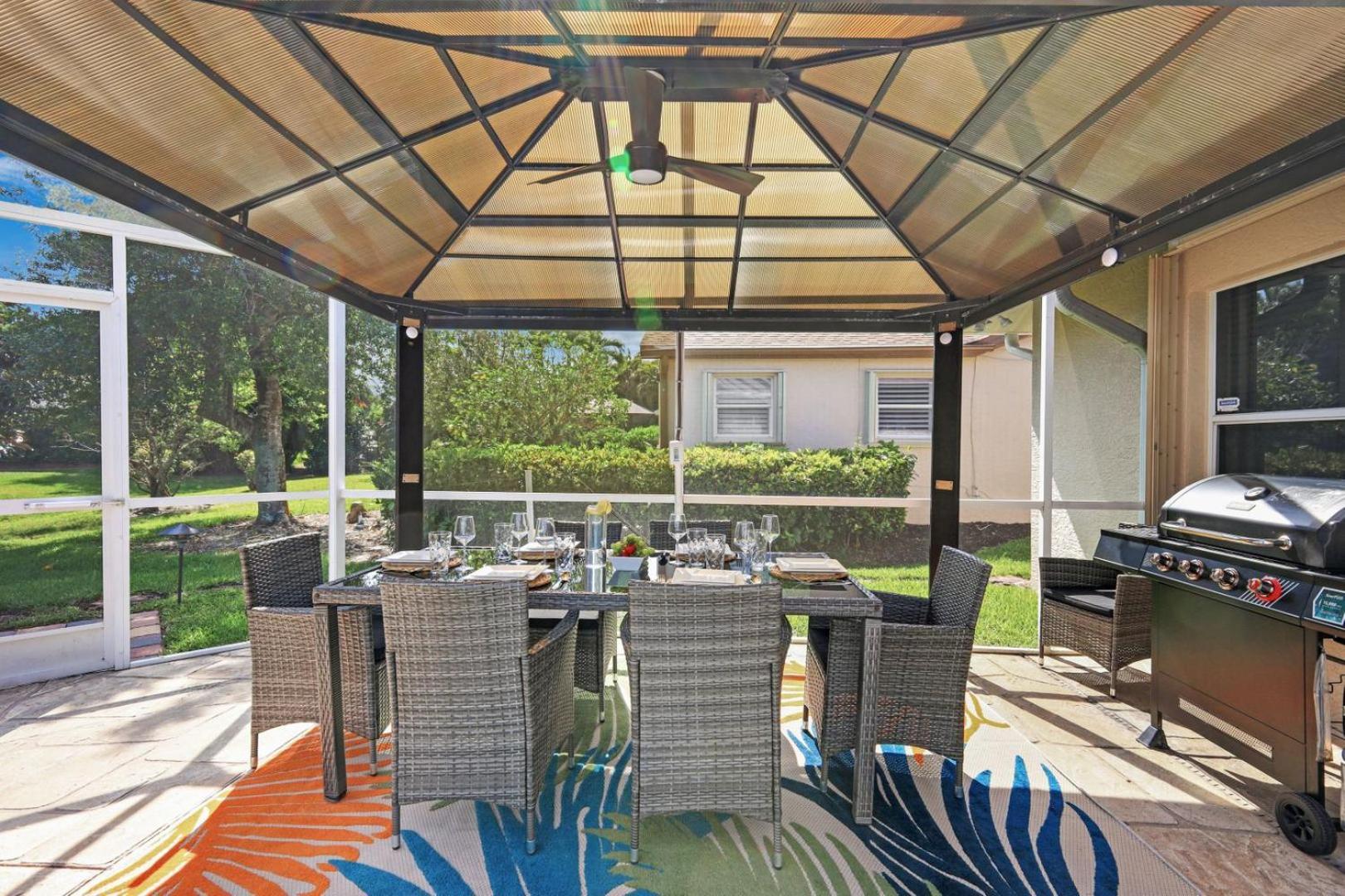 Tropical Paradise By The Sea - Pool & Game Naples