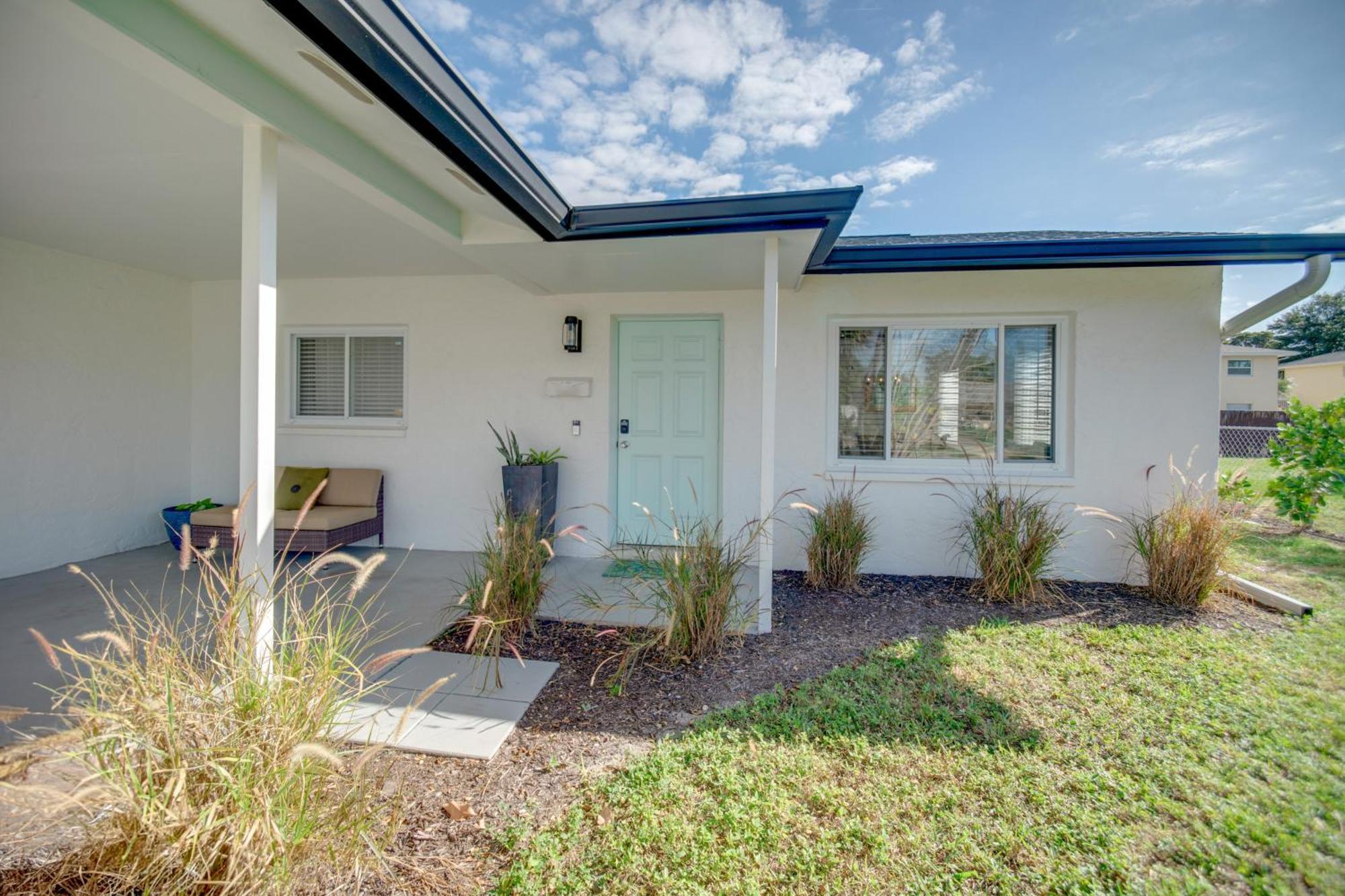 Cozy And Bright Abode With Community Amenities! * Naples