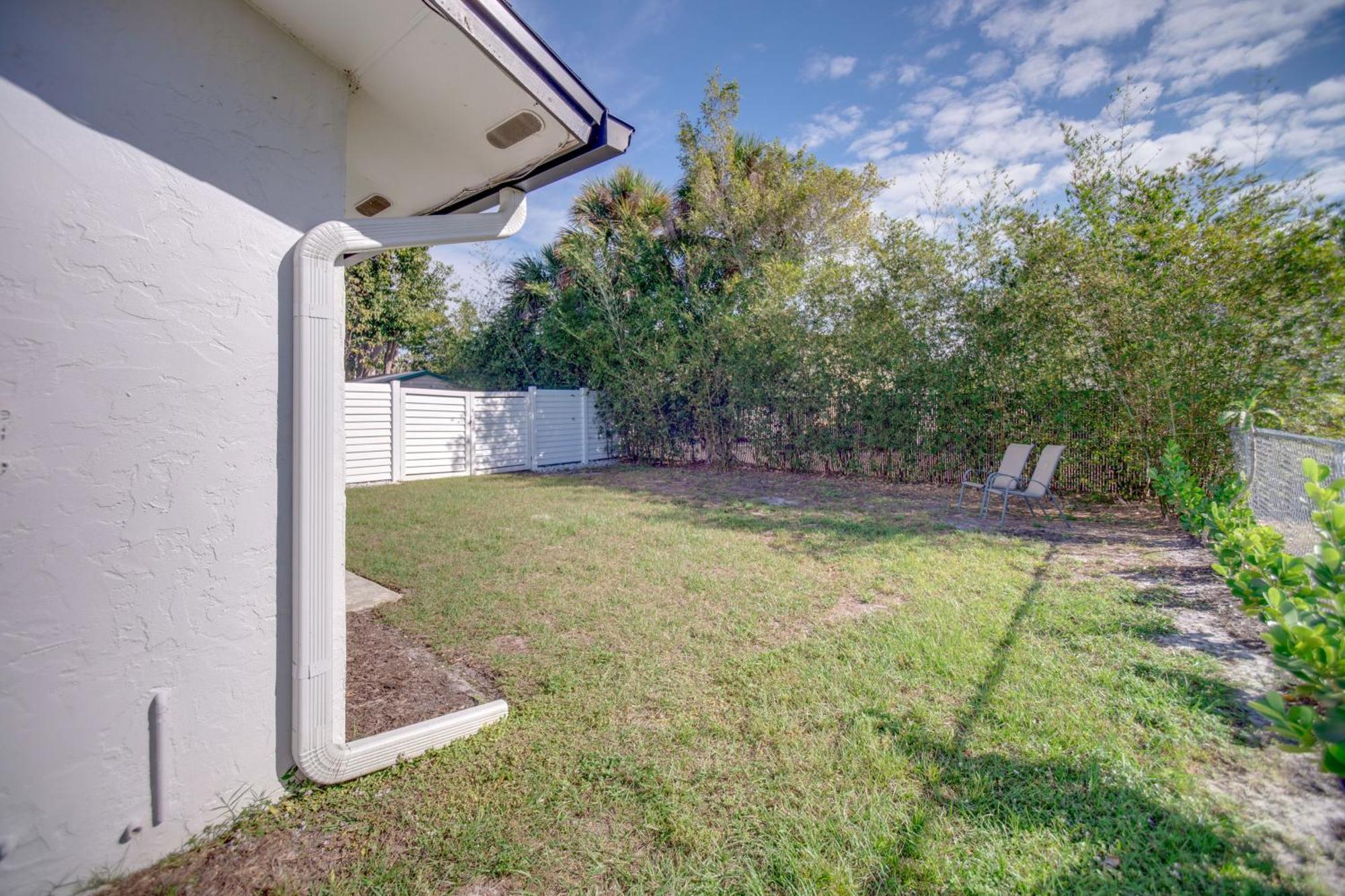 Cozy And Bright Abode With Community Amenities!