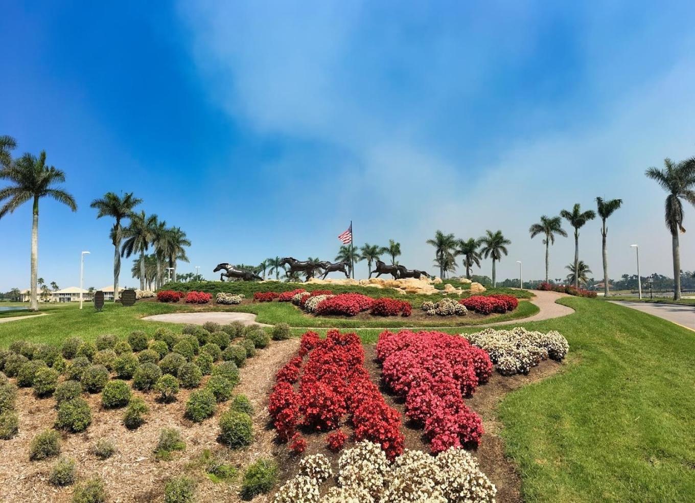 Luxurious Golf W/ Pool And Amenities! *