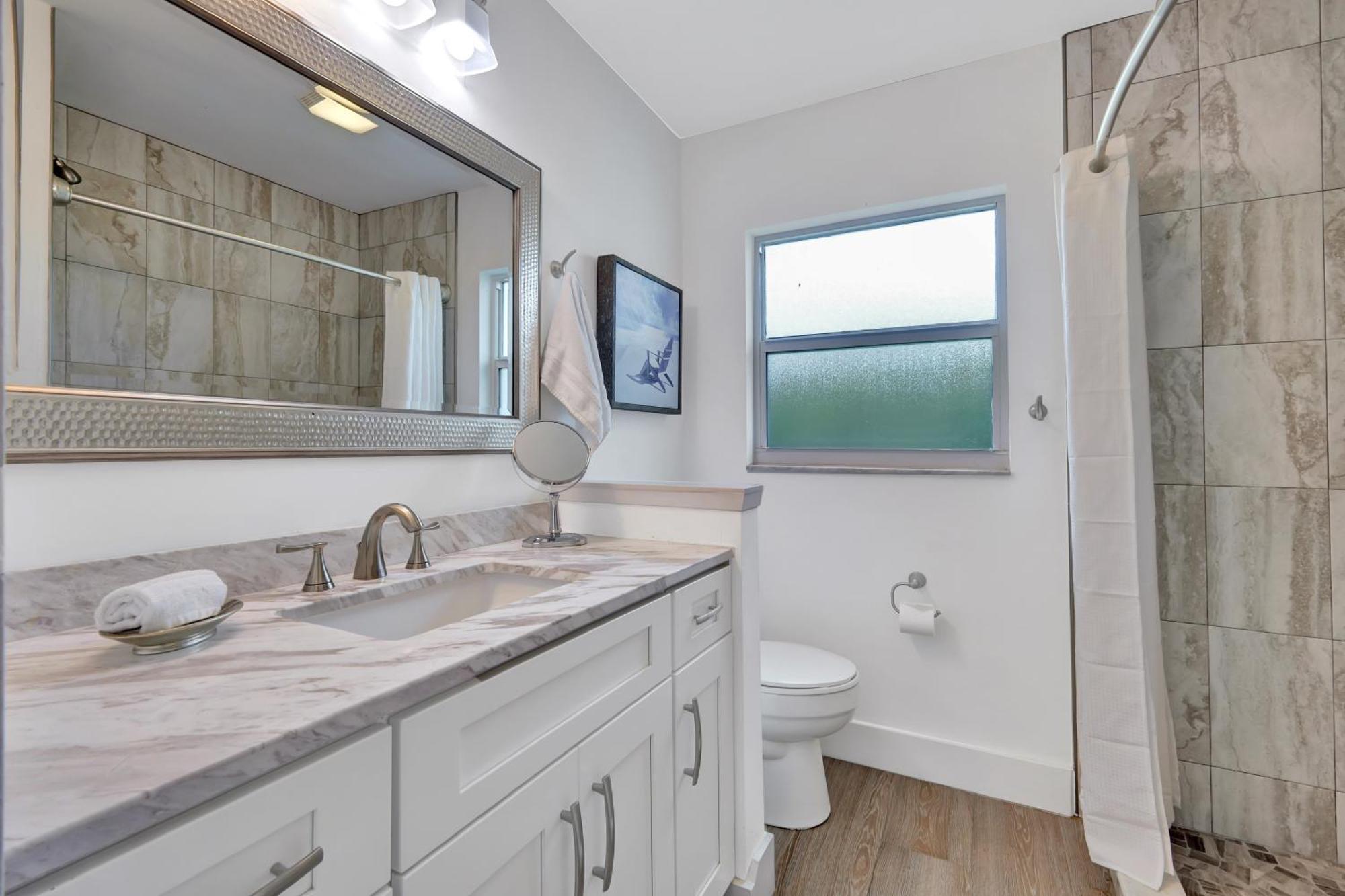 The House! - 1 Mile To Vanderbilt Beach! Southern Exposure, Pool Holiday home Naples