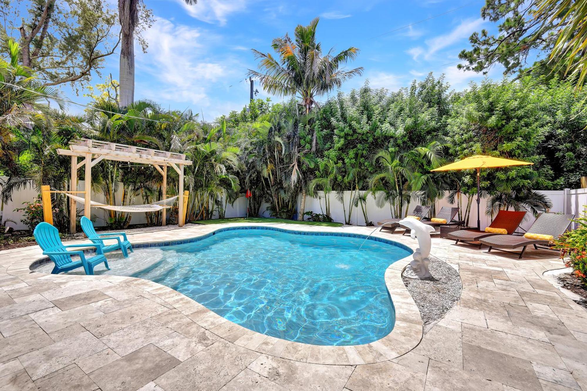 The House! - 1 Mile To Vanderbilt Beach! Southern Exposure, Pool Holiday home