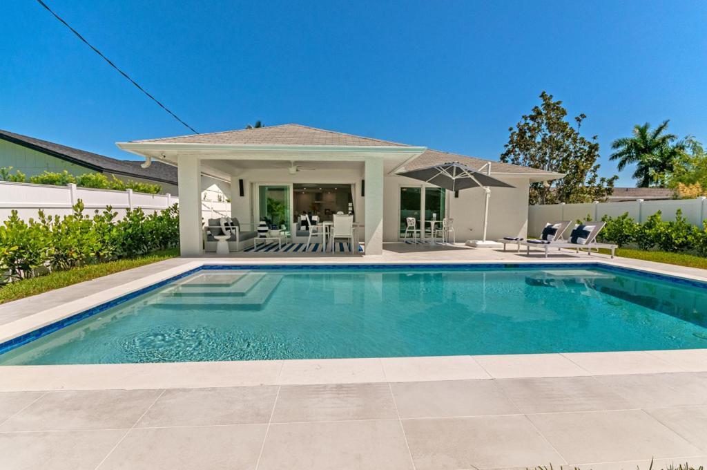 New Listing! Escape! Holiday home Naples