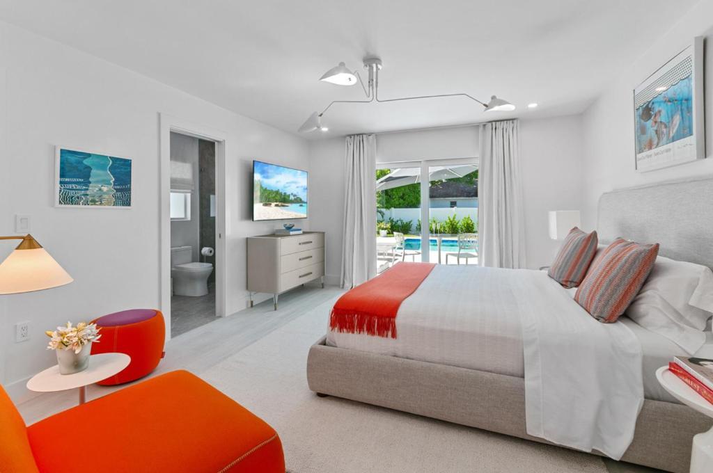 New Listing! Escape! Holiday home Naples