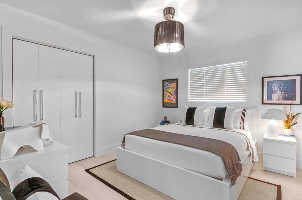 New Listing! Escape!