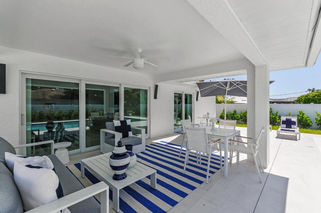 New Listing! Escape!