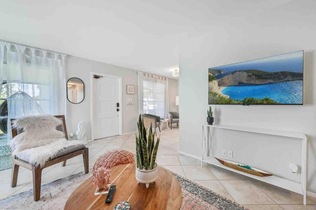 Holiday home Walk To New Pool- Bathrooms With Oasis Naples