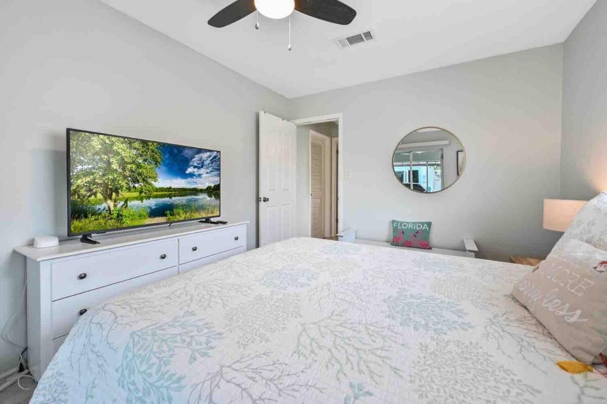 Walk To New Pool- Bathrooms With Oasis * Naples