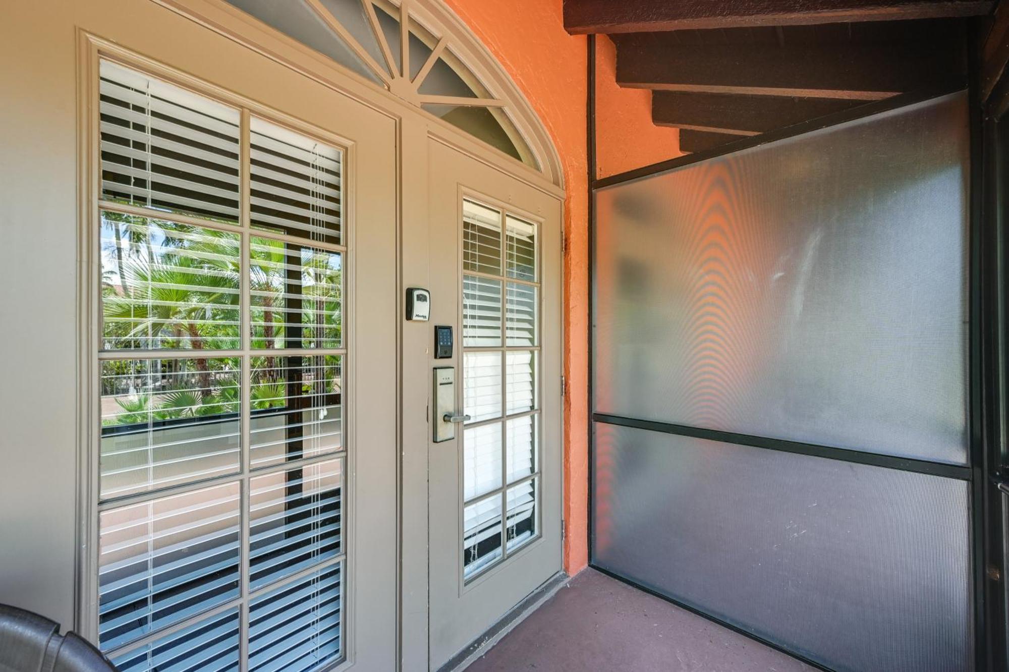Escape With Community Pool And Marina View! * Naples