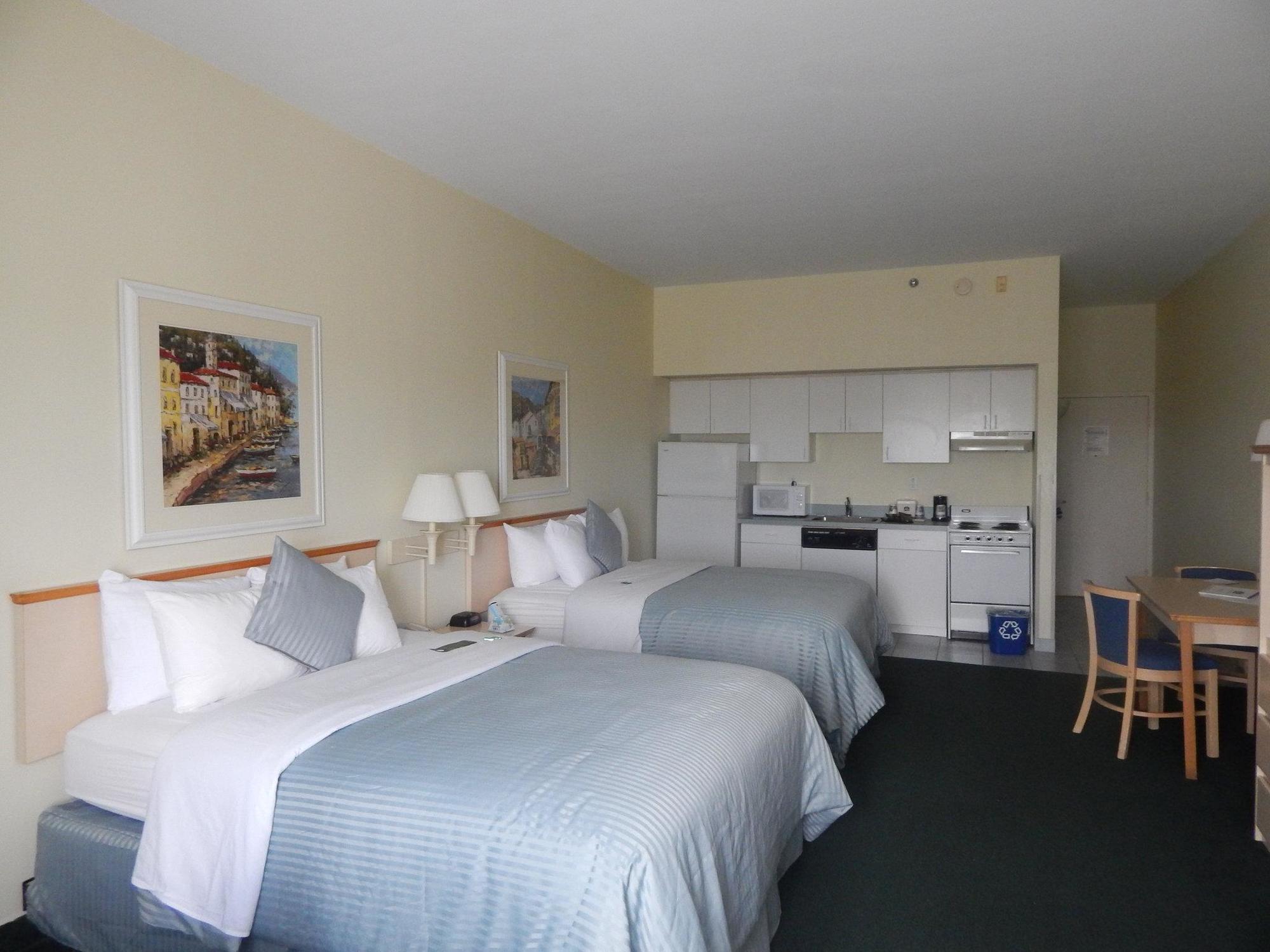 Western Naples Plaza Hotel Vineyards