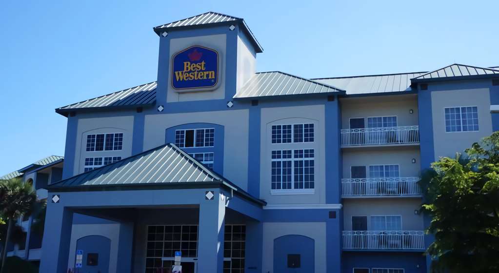 Western Naples Plaza 3*