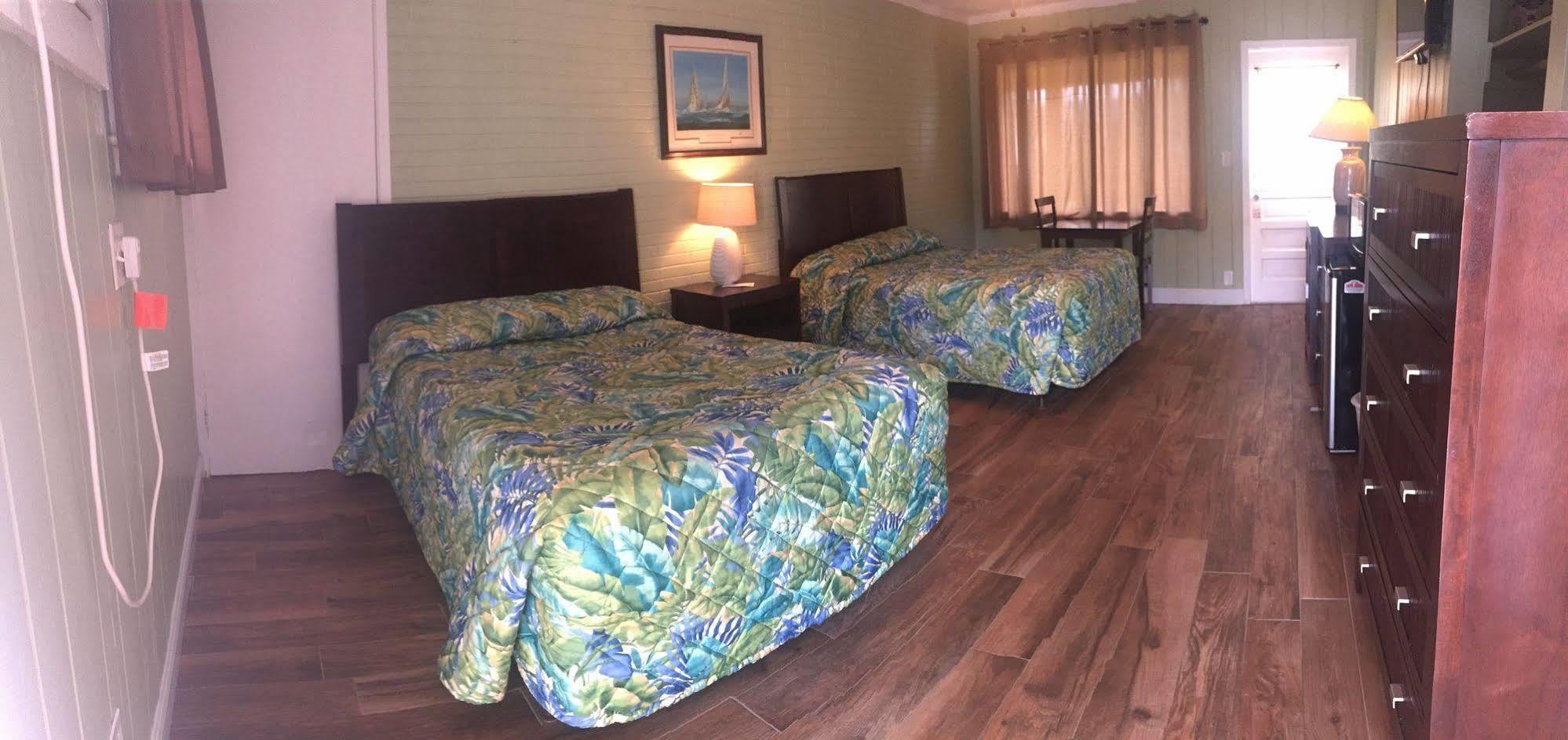 Sea Shell Naples