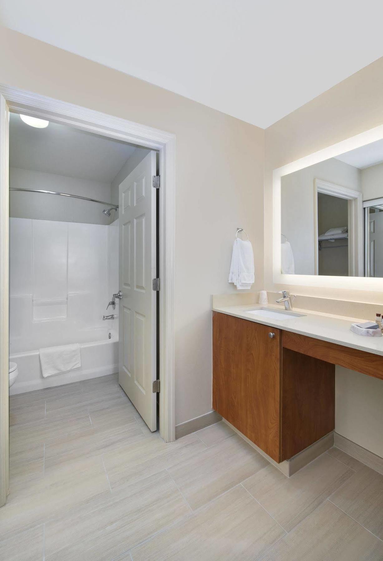 Hawthorn Extended By Wyndham Naples Hotel 3*