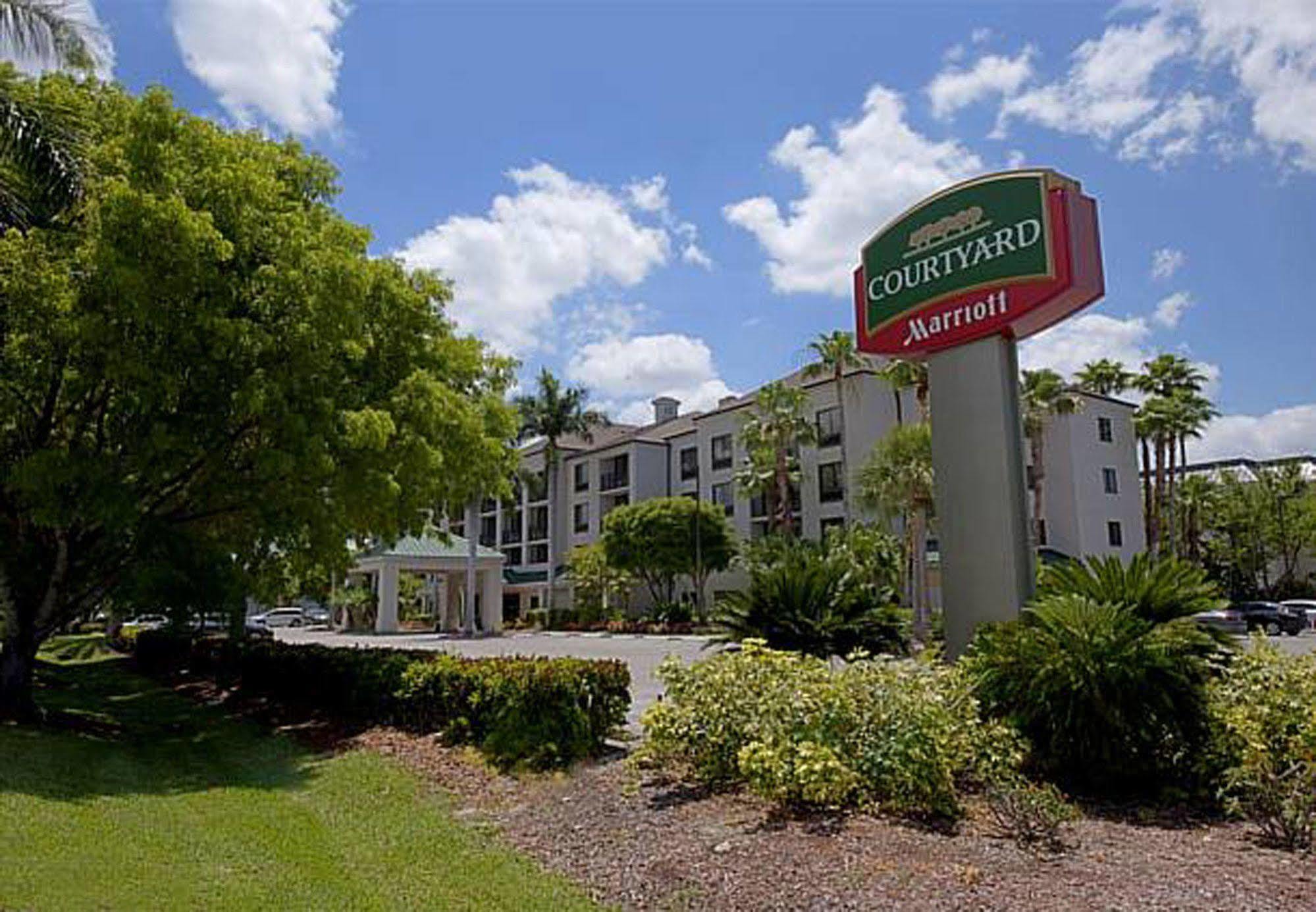 Hotel Courtyard By Marriott - 3*