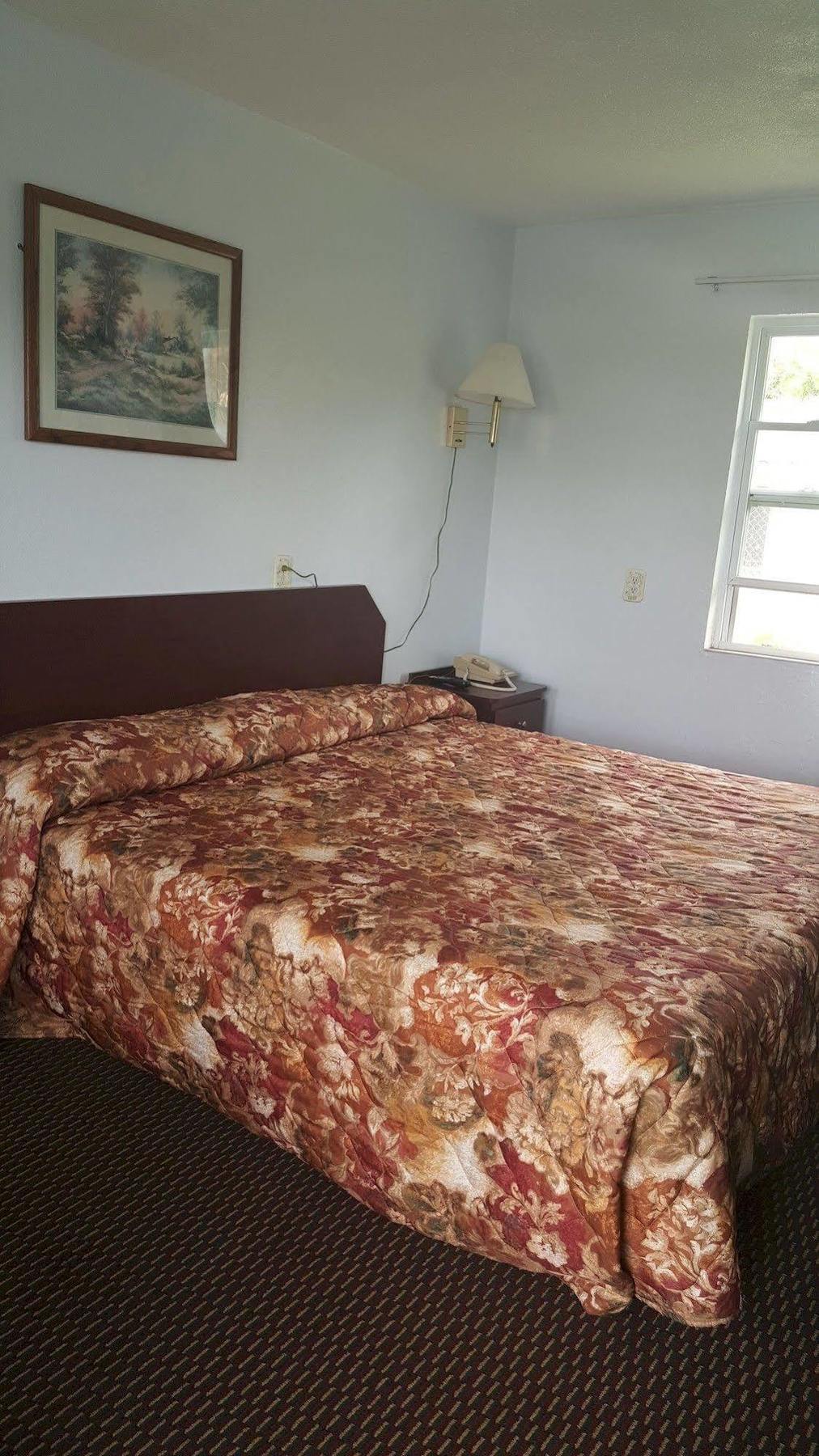 Tamiami Motel 2*