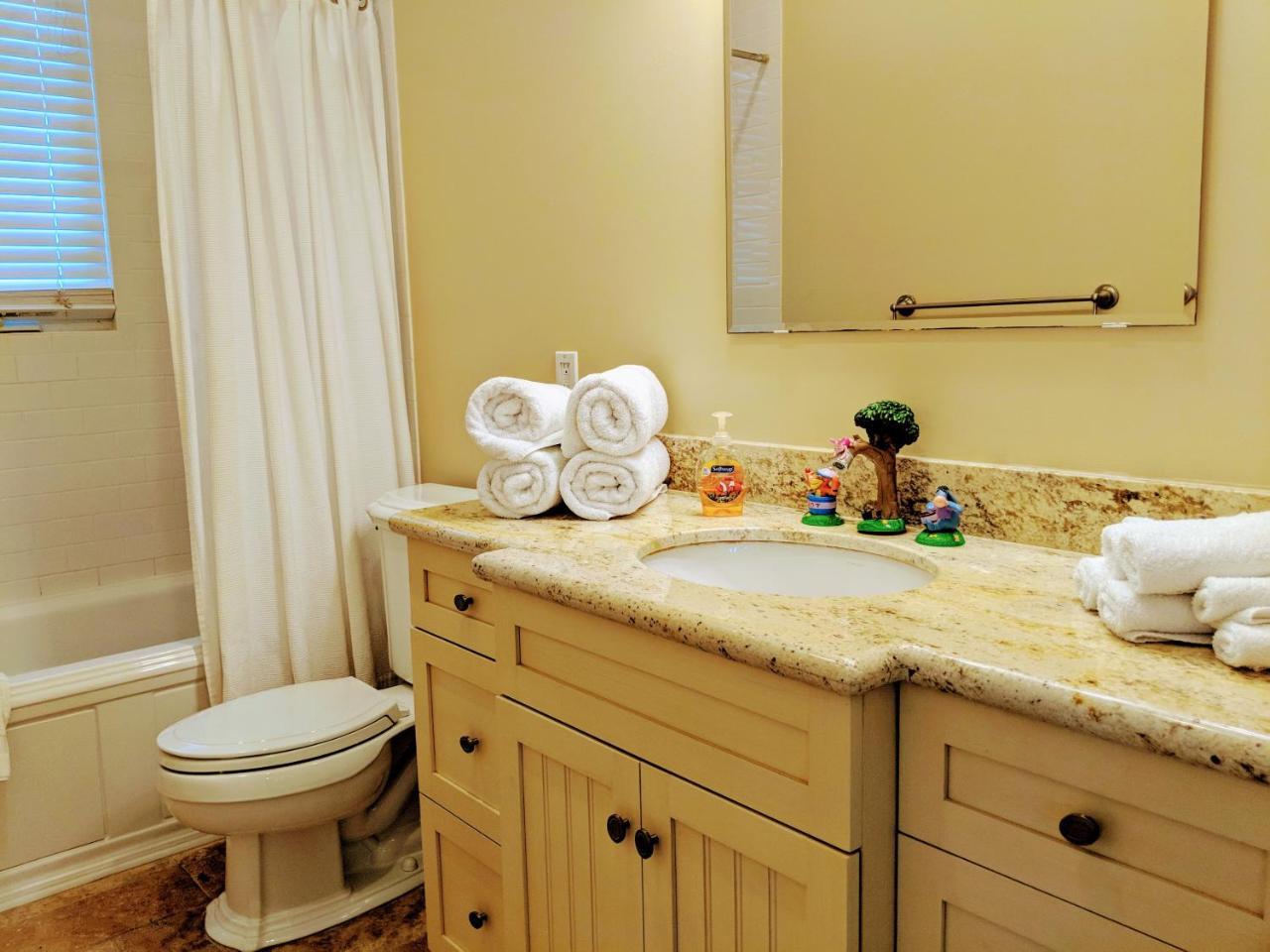 Palm River Estate - Five Bedroom * Naples