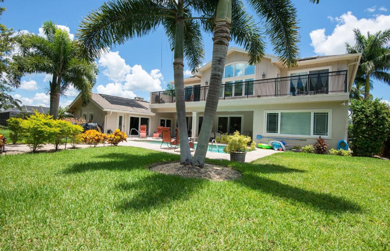 Palm River Estate - Five Bedroom * Naples