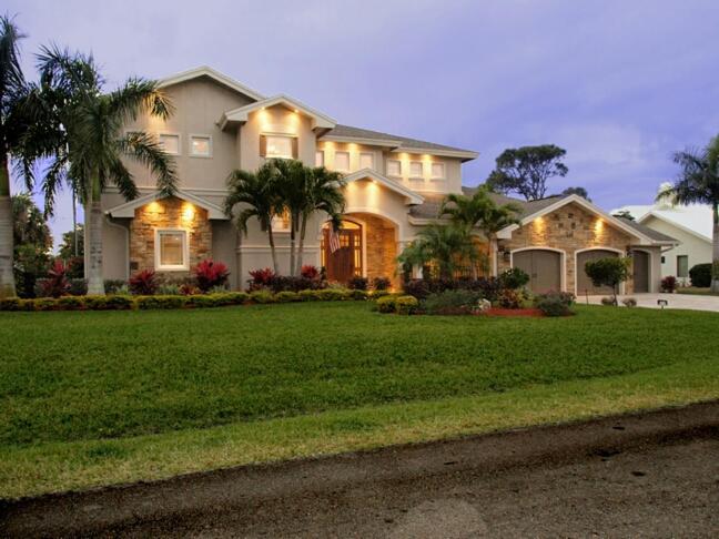 Palm River Estate - Five Bedroom Holiday home Naples