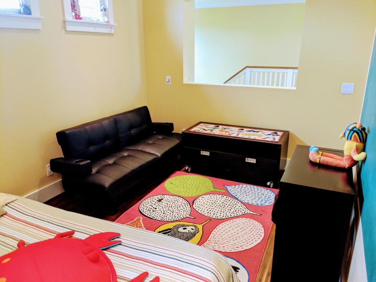Palm River Estate - Five Bedroom Holiday home