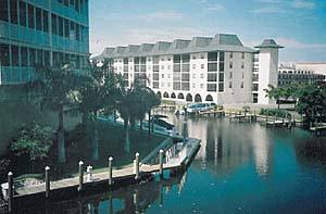 Hotel Tjs Realty-naples Gen Hme Naples