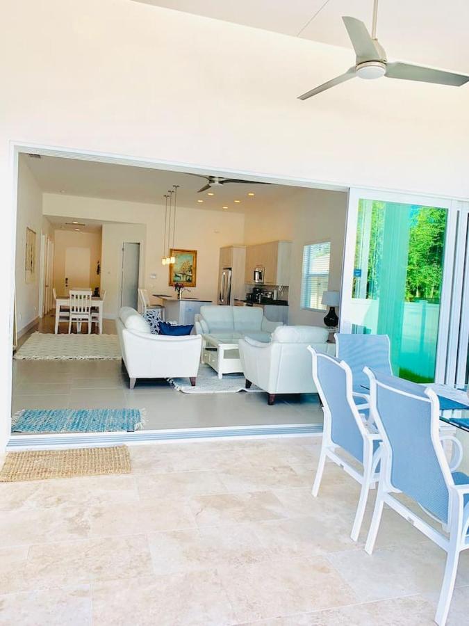 New! Perfect - Heated Saltwater Pool Holiday home Naples