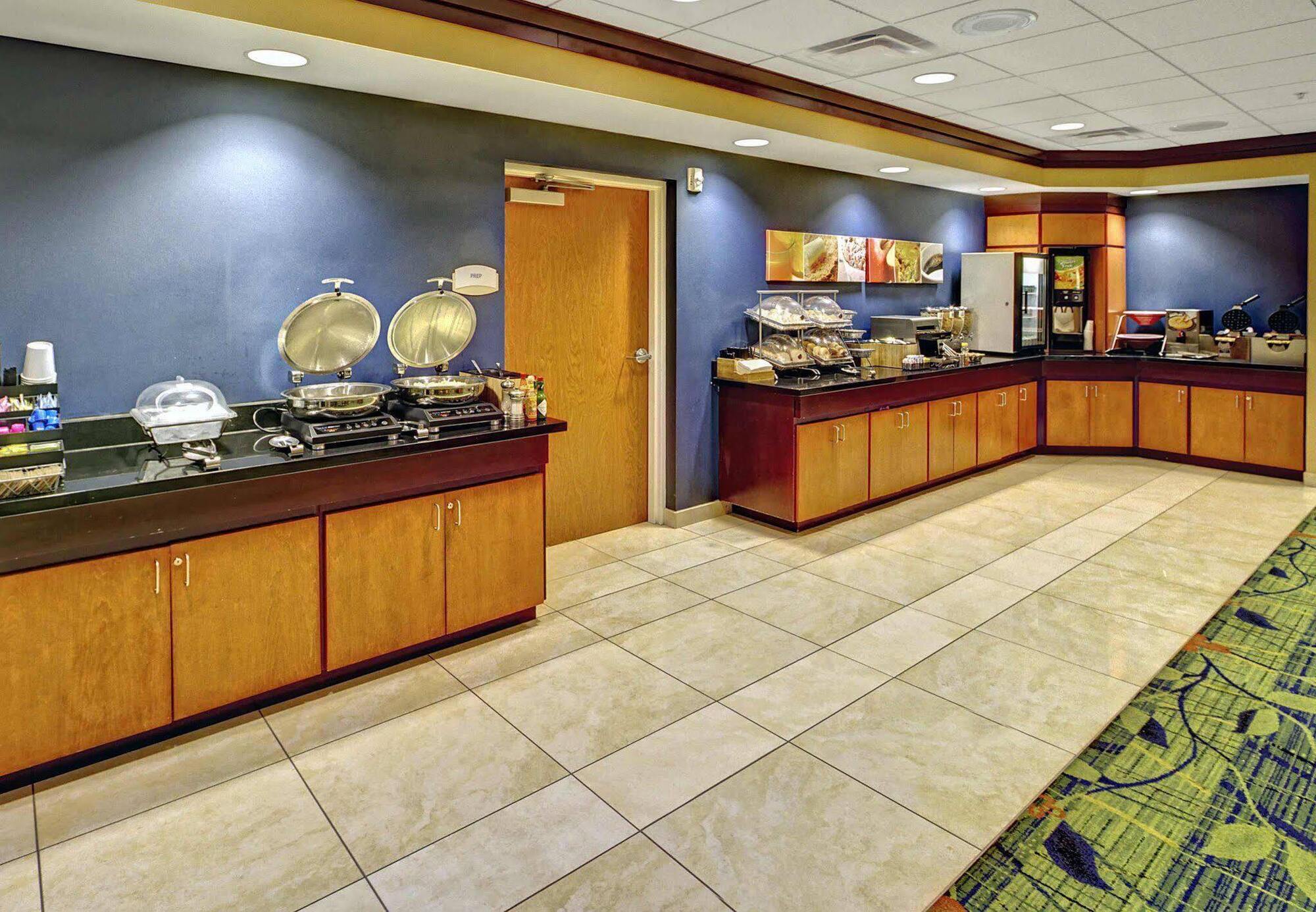 Fairfield And By Marriott Naples Hotel Golden Gate