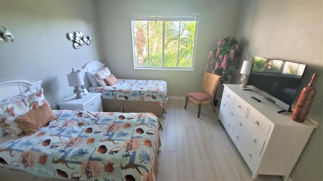Greenlinks Golf View Mustang At Lely Apartment *