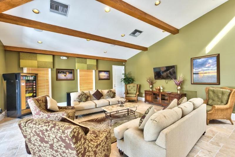 Greenlinks Golf View Mustang At Lely Apartment *