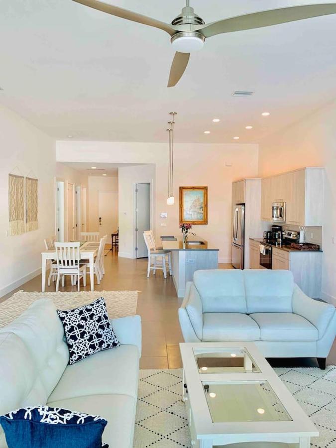 New! Perfect - Heated Saltwater Pool * Naples