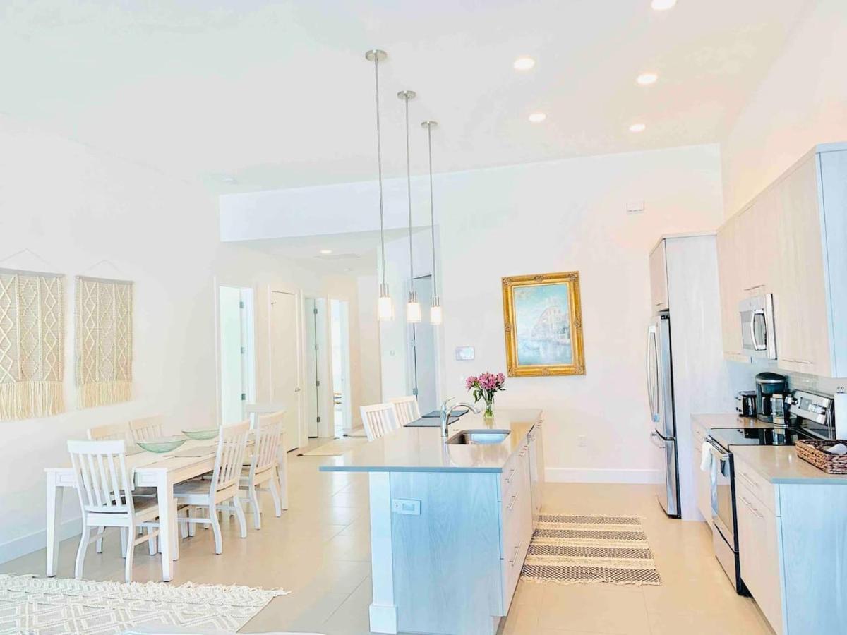 Holiday home New! Perfect - Heated Saltwater Pool