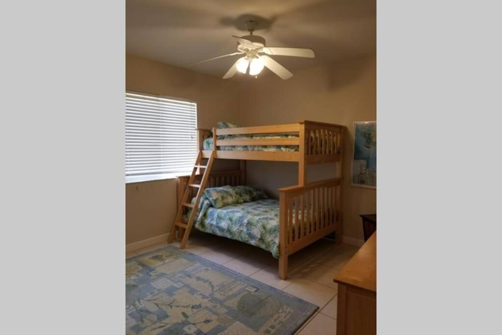 823 104th Ave. N. Holiday home *