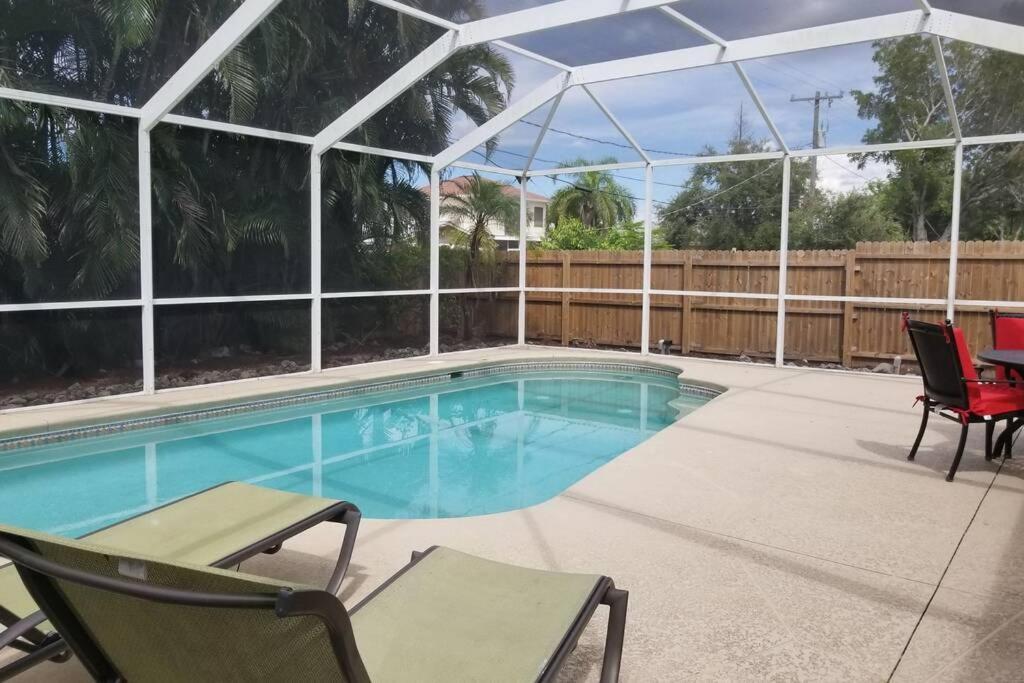 823 104th Ave. N. Holiday home Naples