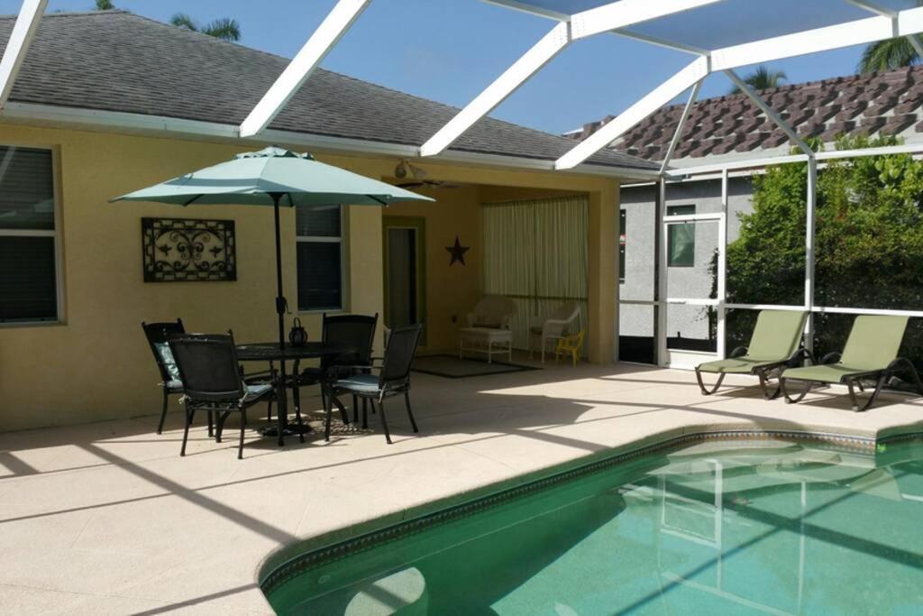Holiday home 823 104th Ave. N. Naples