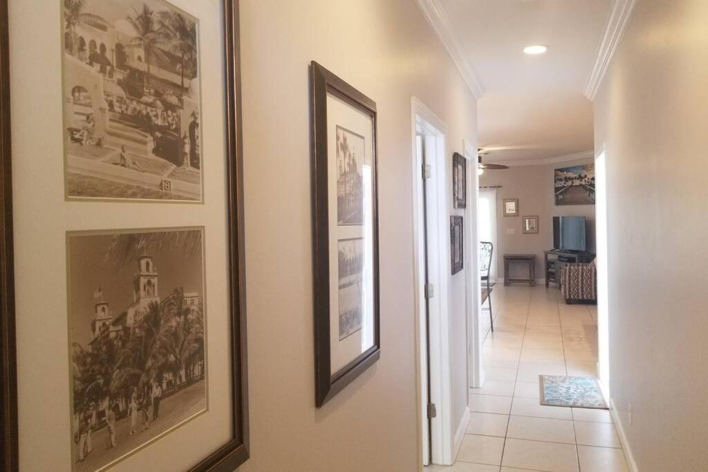 Holiday home 823 104th Ave. N. Naples