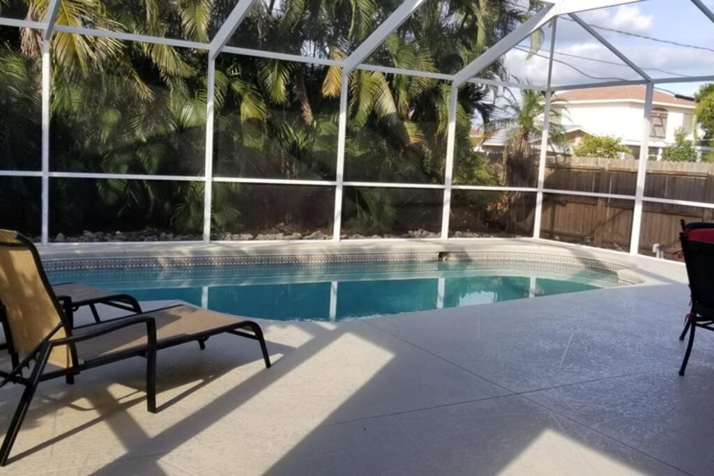 823 104th Ave. N. Holiday home Naples