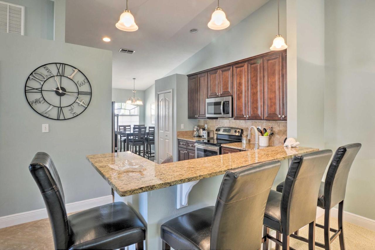 With Lanai And Pond View 5 Mi To Beach! Villa Naples